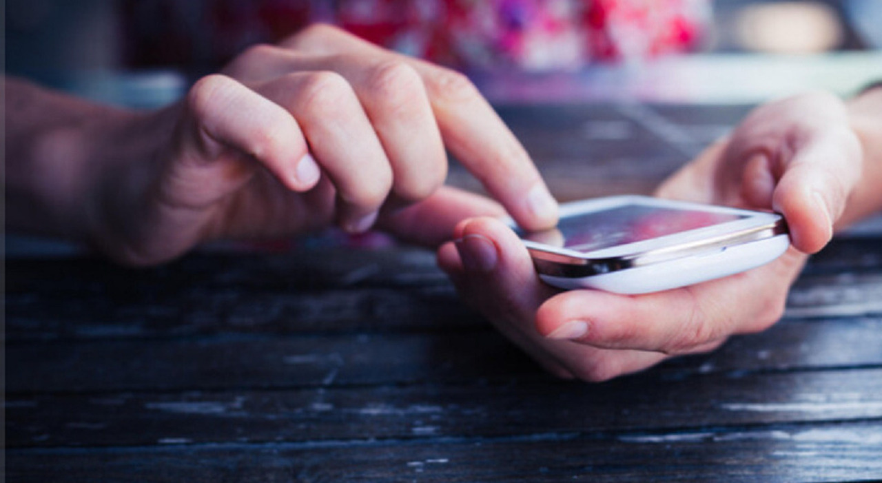 Truffe telefoniche, come difendersi? La tecnica del "codice di famiglia" per stanare i finti parenti Truffe telefoniche, come difendersi? La tecnica del "codice di famiglia" per stanare i finti parenti