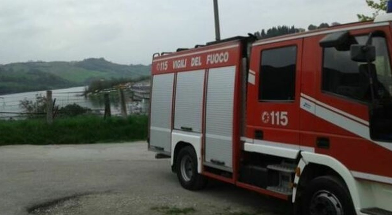 esplode una palazzina di quattro piani feriti marito e moglie la donna 232 grave l appartamento sventrato da Leggo.it esplode una palazzina di quattro piani feriti marito e moglie la donna 232 grave l appartamento sventrato