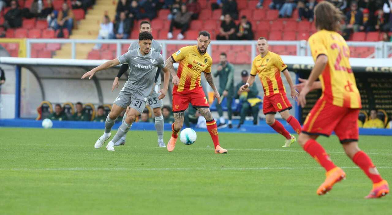 Lecce Verona diretta, inizia la ripresa