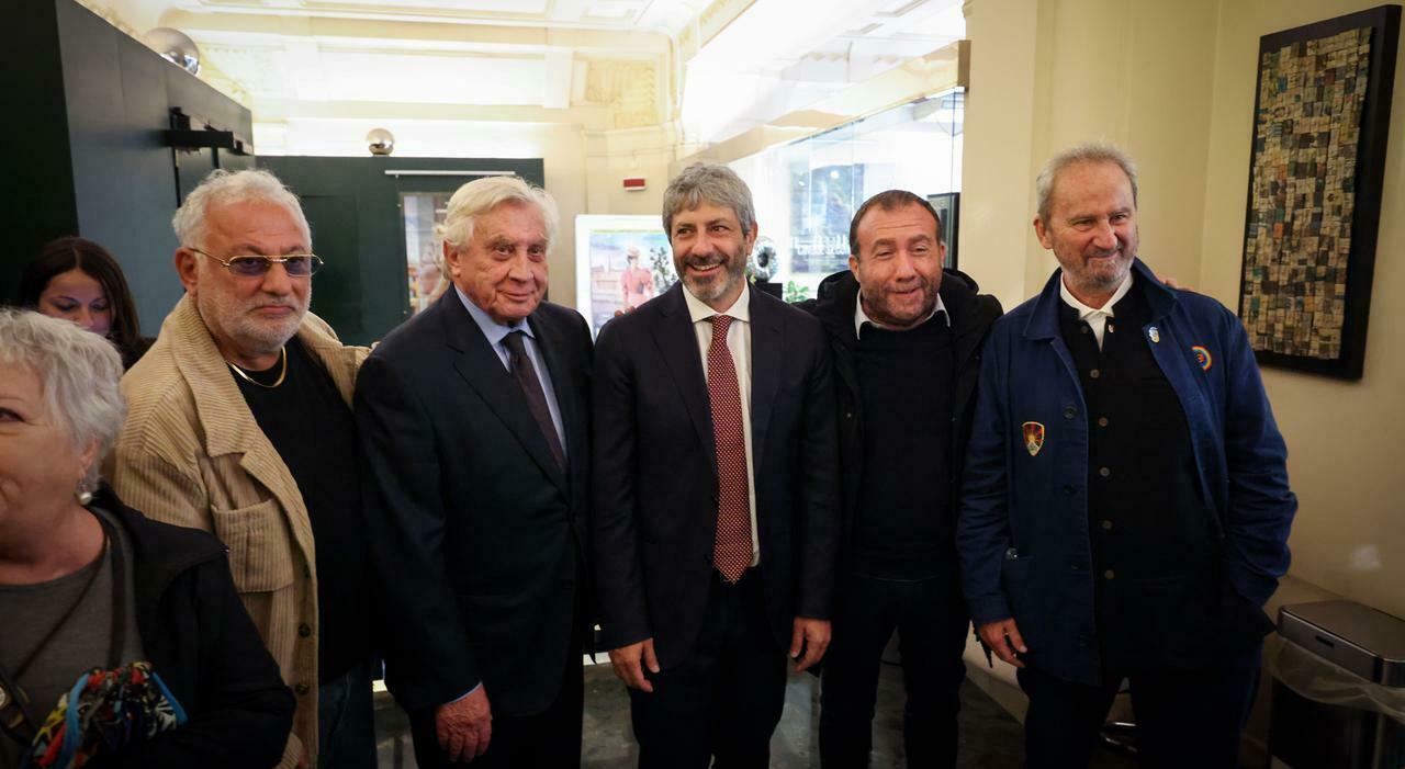 Regionali in Campania, Roberto Fico apre al faccia a faccia. L?idea del palco condiviso:
«Conte e Schlein insieme»