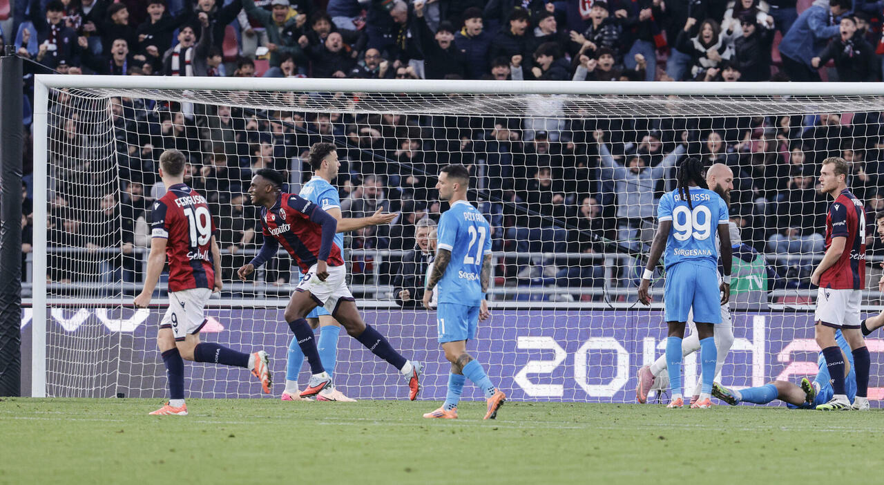 Bologna Napoli 2 0: Dallinga e Lucumí condannano Conte a perdere il primo posto Bologna Napoli 2 0: Dallinga e Lucumí condannano Conte a perdere il primo posto