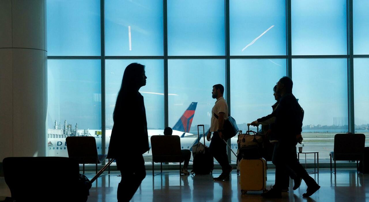 shutdown usa traffico aereo si ridurr224 quasi a zero forti rallentamenti ci saranno enormi disagi da Ilmessaggero.it shutdown usa traffico aereo si ridurr224 quasi a zero forti rallentamenti ci saranno enormi disagi