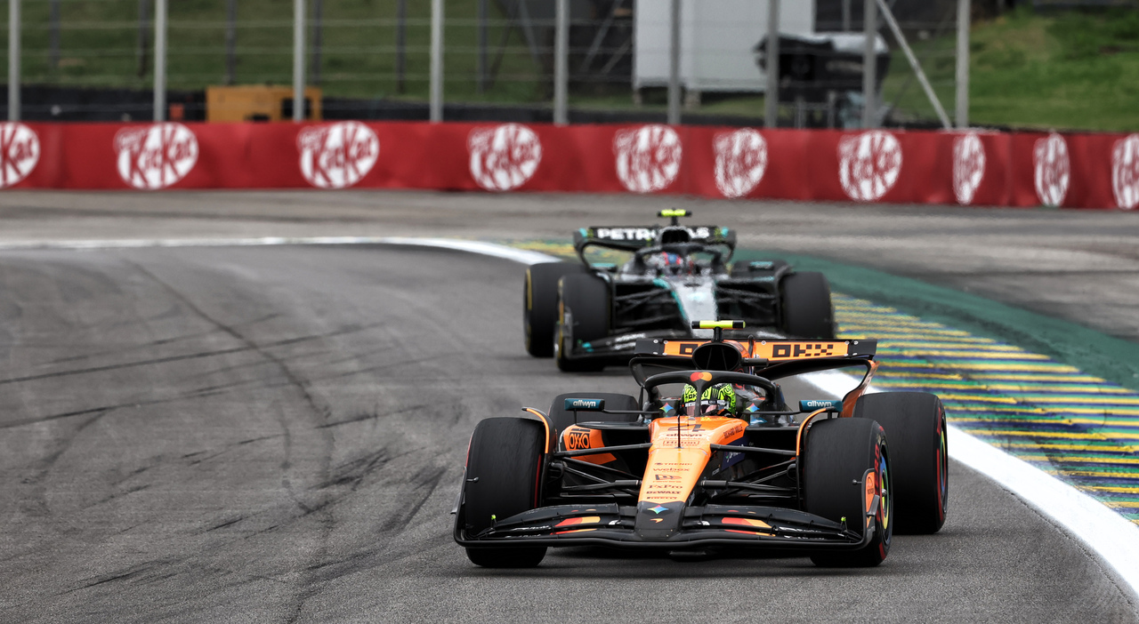 GP Brasile, la diretta: Norris comanda davanti ad Antonelli e Leclerc, Hamilton danneggia l GP Brasile, la diretta: Norris comanda davanti ad Antonelli e Leclerc, Hamilton danneggia l