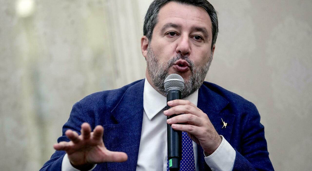 salvini in puglia fuori dalle palle gli immigrati che non rispettano le tradizioni durigon la colpa della maggioranza non aver sciolto il comune di bari