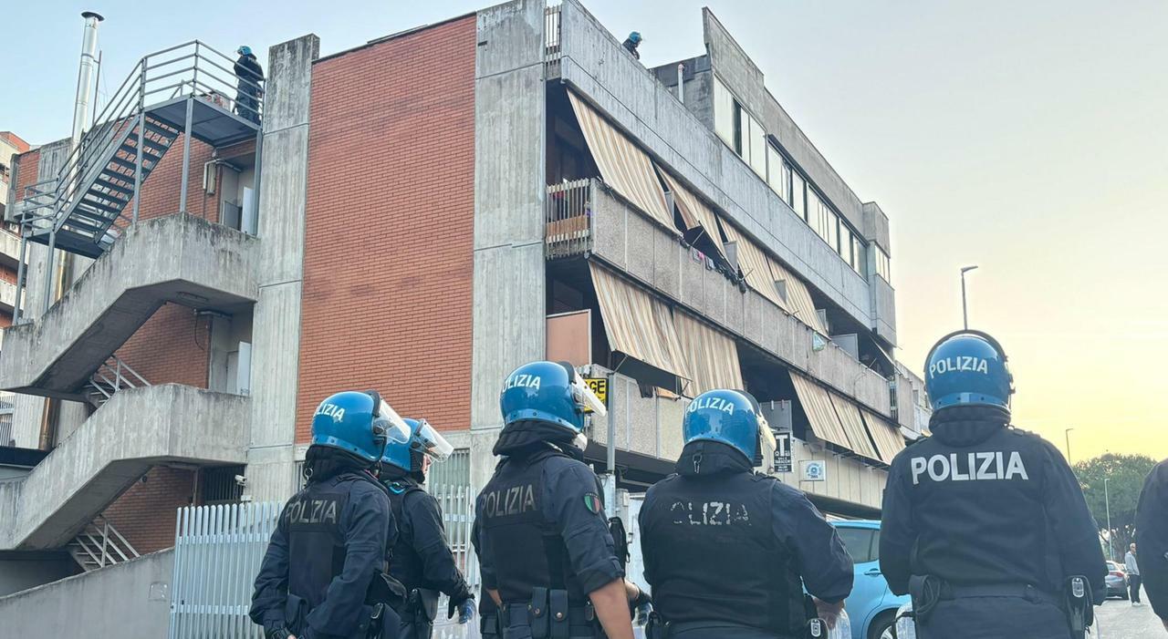 Decreto sicurezza, le nuove misure su legittima difesa, sgomberi e migranti: la stretta della Lega