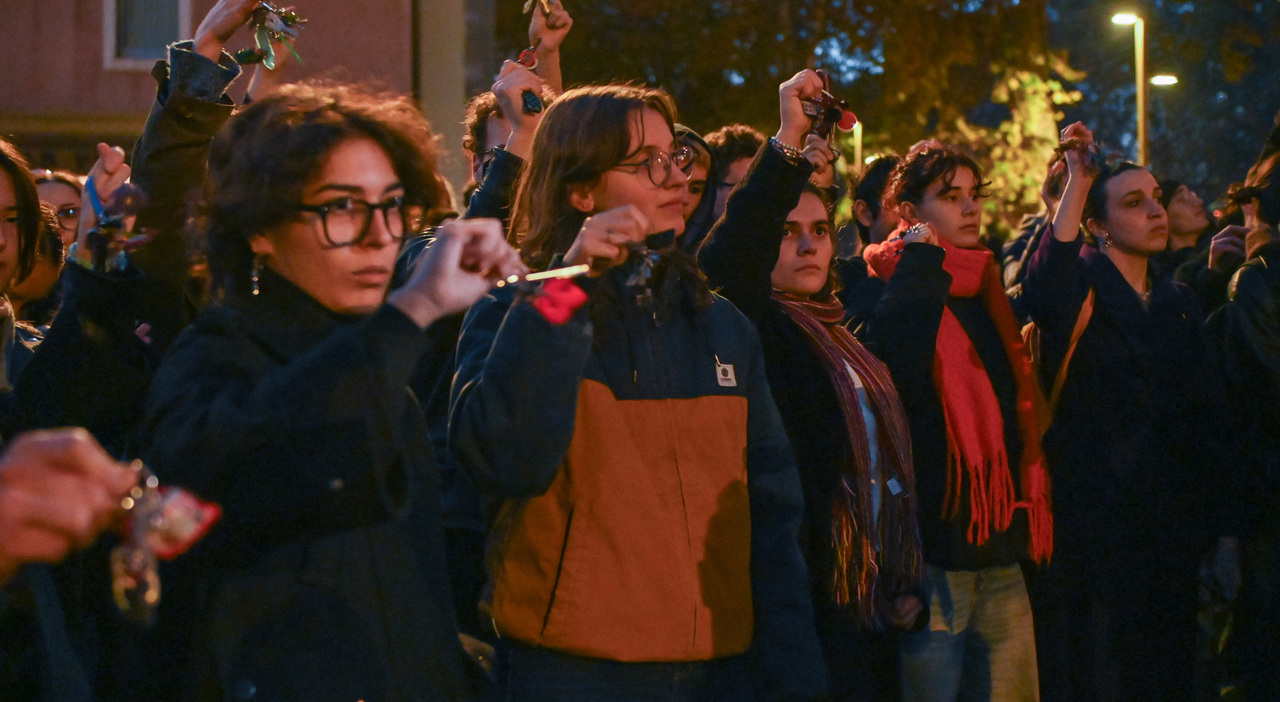 Ricordo di Giulia Cecchettin a due anni dal femminicidio: fiori, foto e impegno per prevenire violenze