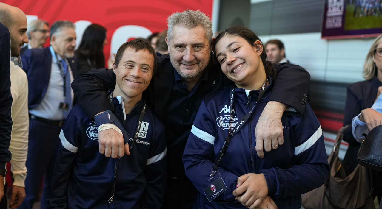 L'ex calciatore del Milan Daniele Massaro con due protagonisti di BMW in Tour