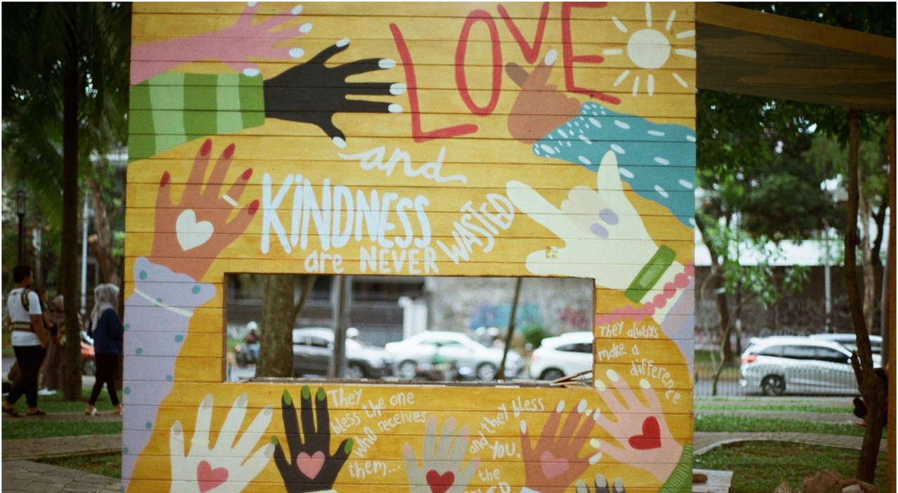 «La gentilezza è un atto politico, bisogna riconoscerla come valore fondante dell