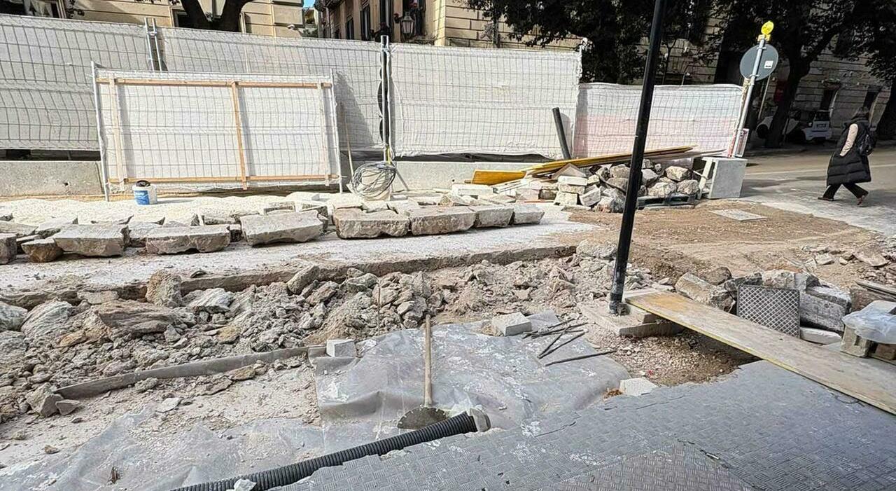 Basoli ?sbagliati? da rimuovere, errore nel cantiere di Via XXV luglio a Lecce. Il vicesindaco: «Responsabilità mia»