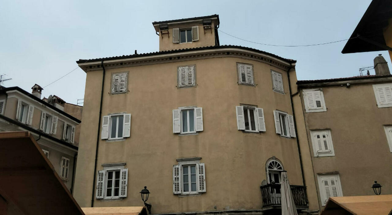 Mamma uccide il figlio di 9 anni tagliandogli la gola. La donna era in cura al Centro di salute mentale, il piccolo era affidato al padre