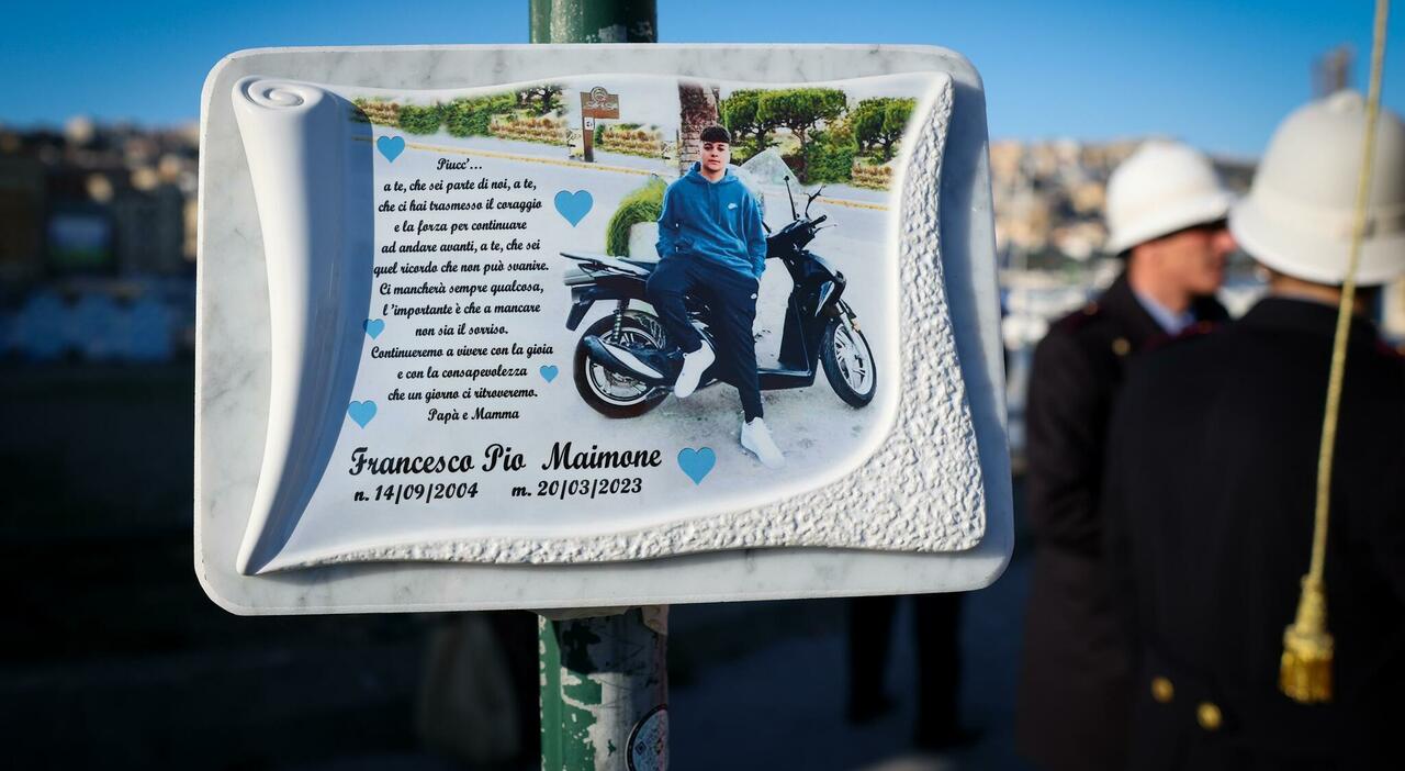 Napoli: pizzaiolo ucciso a Mergellina, la lettera di perdono del killer: «Sono consumato dal dolore» Napoli: pizzaiolo ucciso a Mergellina, la lettera di perdono del killer: «Sono consumato dal dolore»