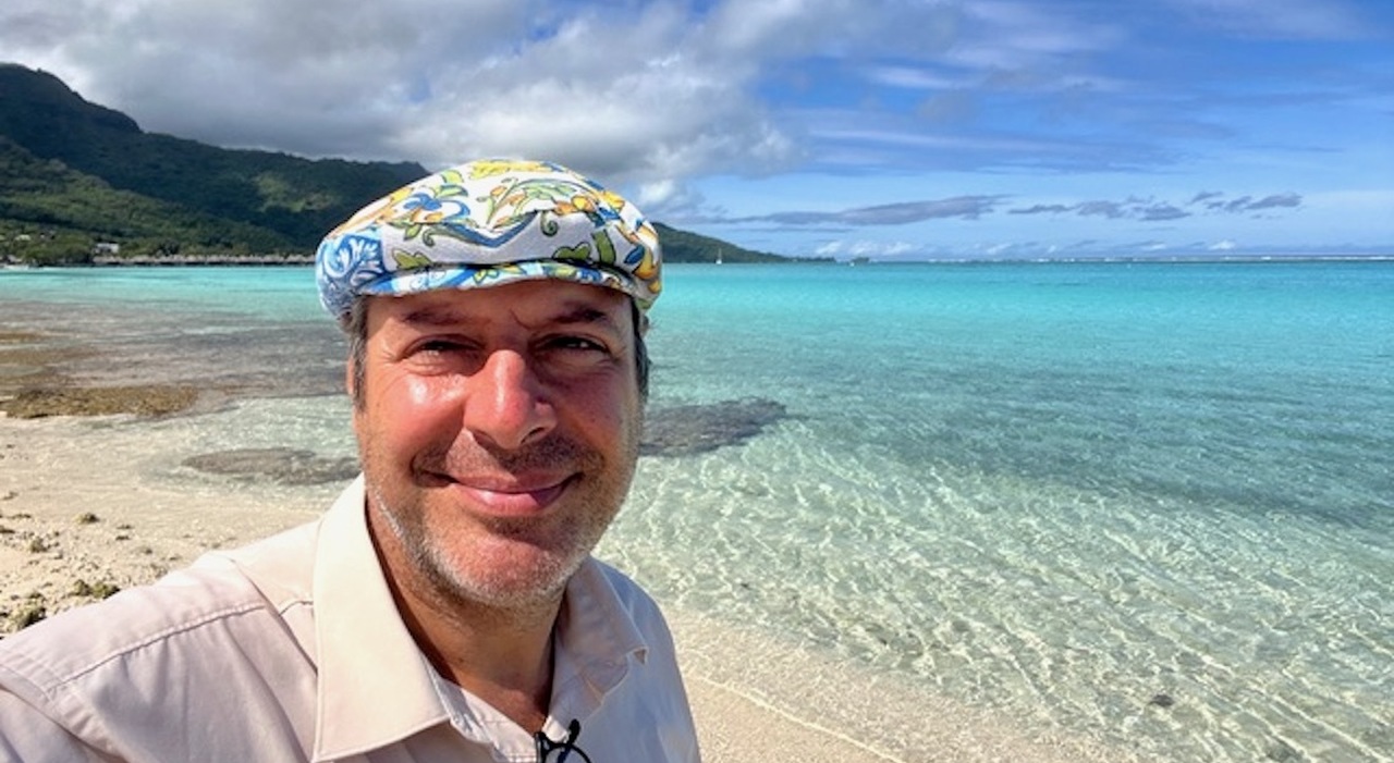 «Porto i turisti a scoprire che paradiso terrestre è Moorea, ma non tutto è facile come sembra. La vecchiaia? Sogno di tornare da Mamma Italia» «Porto i turisti a scoprire che paradiso terrestre è Moorea, ma non tutto è facile come sembra. La vecchiaia? Sogno di tornare da Mamma Italia»