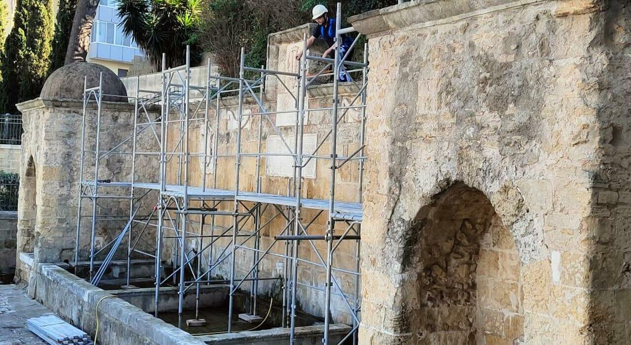 Cominciato il restauro della Fontana Tancredi: «Così valorizziamo il tratto finale dell Cominciato il restauro della Fontana Tancredi: «Così valorizziamo il tratto finale dell