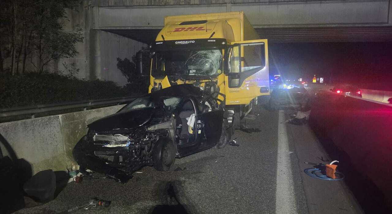Incidente sulla Lecce Brindisi: grave donna incinta, muore il bimbo che aveva in grembo Incidente sulla Lecce Brindisi: grave donna incinta, muore il bimbo che aveva in grembo