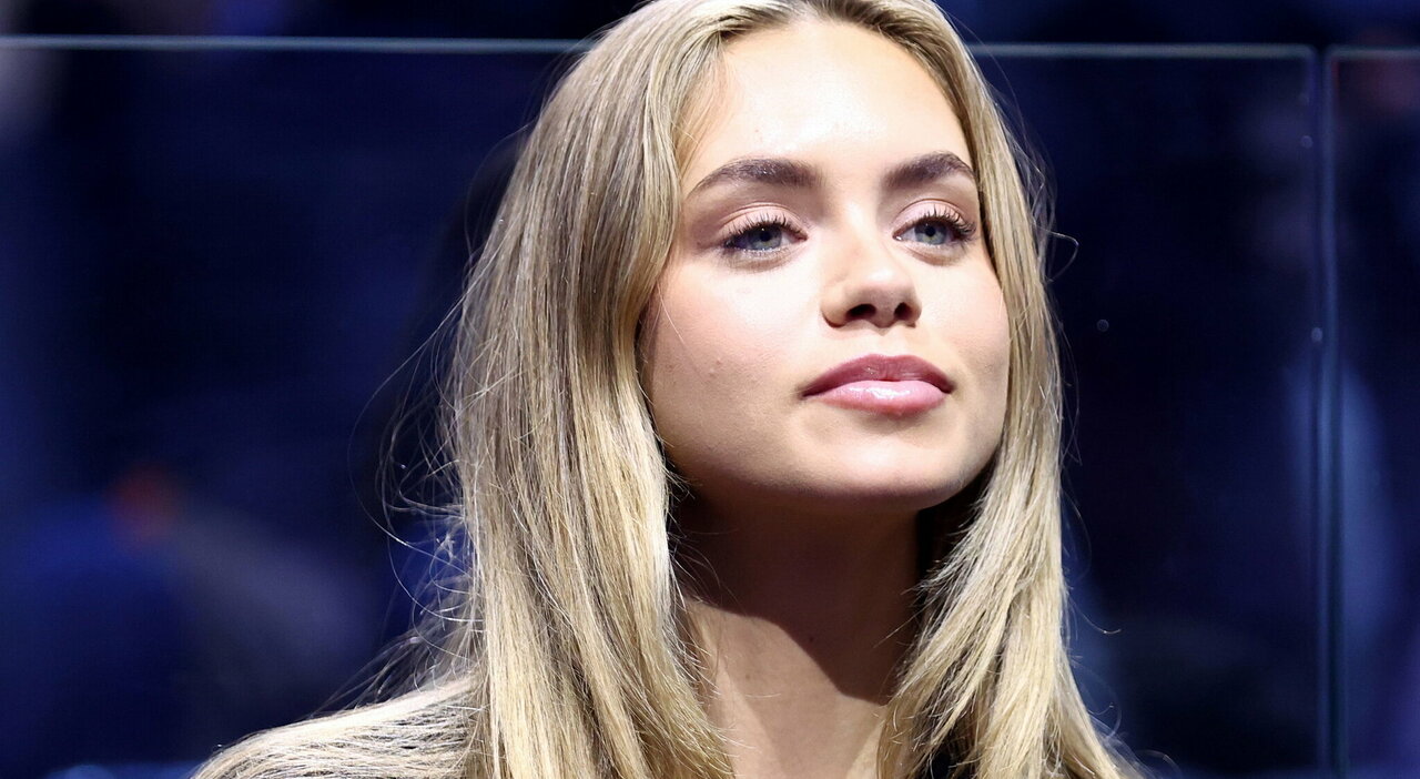 Sinner, la fidanzata Laila Hasanovic conquista anche la famiglia. In tribuna anche il fratello Mark (ma non i genitori) Sinner, la fidanzata Laila Hasanovic conquista anche la famiglia. In tribuna anche il fratello Mark (ma non i genitori)