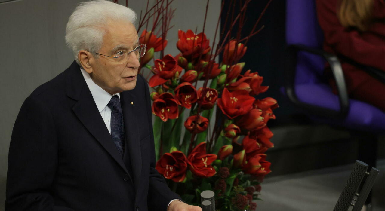 Mattarella: «Da Gaza a Kiev, chi colpisce i civili non resti impunito. Quanti morti serviranno ancora per fermare le guerre?» Mattarella: «Da Gaza a Kiev, chi colpisce i civili non resti impunito. Quanti morti serviranno ancora per fermare le guerre?»