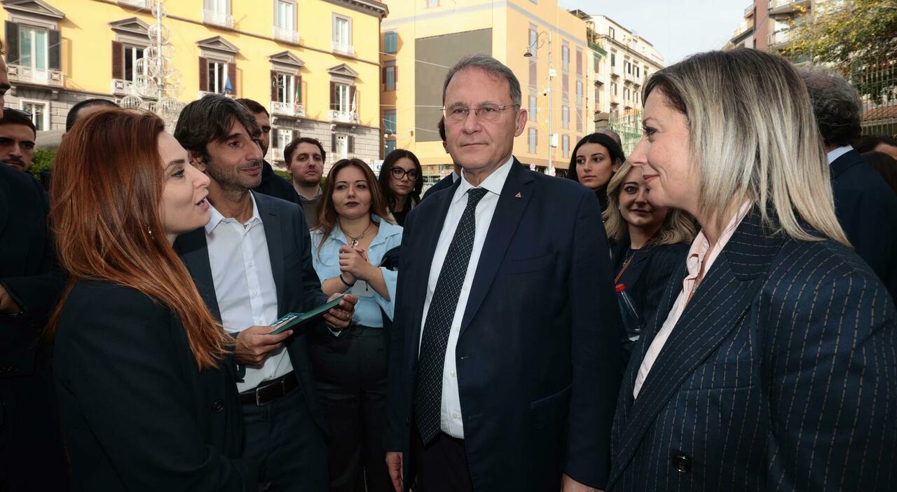 Condono in Campania, centrodestra compatto. Cirielli: atto di giustizia Condono in Campania, centrodestra compatto. Cirielli: atto di giustizia