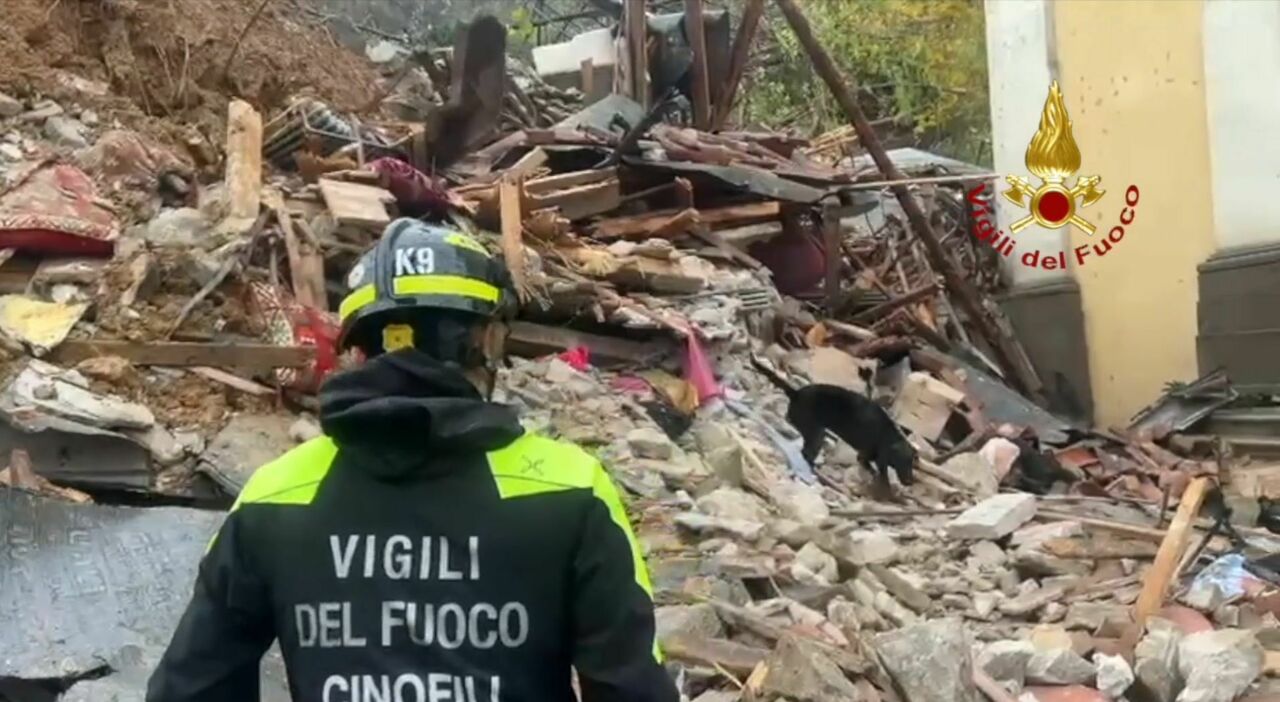 Frana travolge tre case: «Dispersi un 35enne e un Frana travolge tre case: «Dispersi un 35enne e un