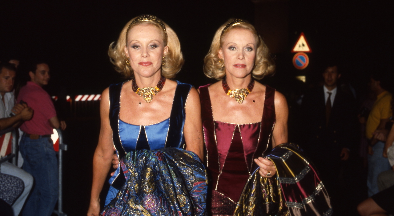 Gemelle Kessler, il desiderio di essere sepolte insieme: «Conservateci in  un'unica urna con mamma e il nostro cane»