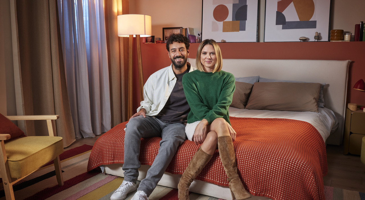 Love Bugs, Brenda Lodigiani e Michele Rosiello nella nuova serie: «Molti litigi e tanti baci, i tic delle coppie al tempo degli smartphone» Love Bugs, Brenda Lodigiani e Michele Rosiello nella nuova serie: «Molti litigi e tanti baci, i tic delle coppie al tempo degli smartphone»