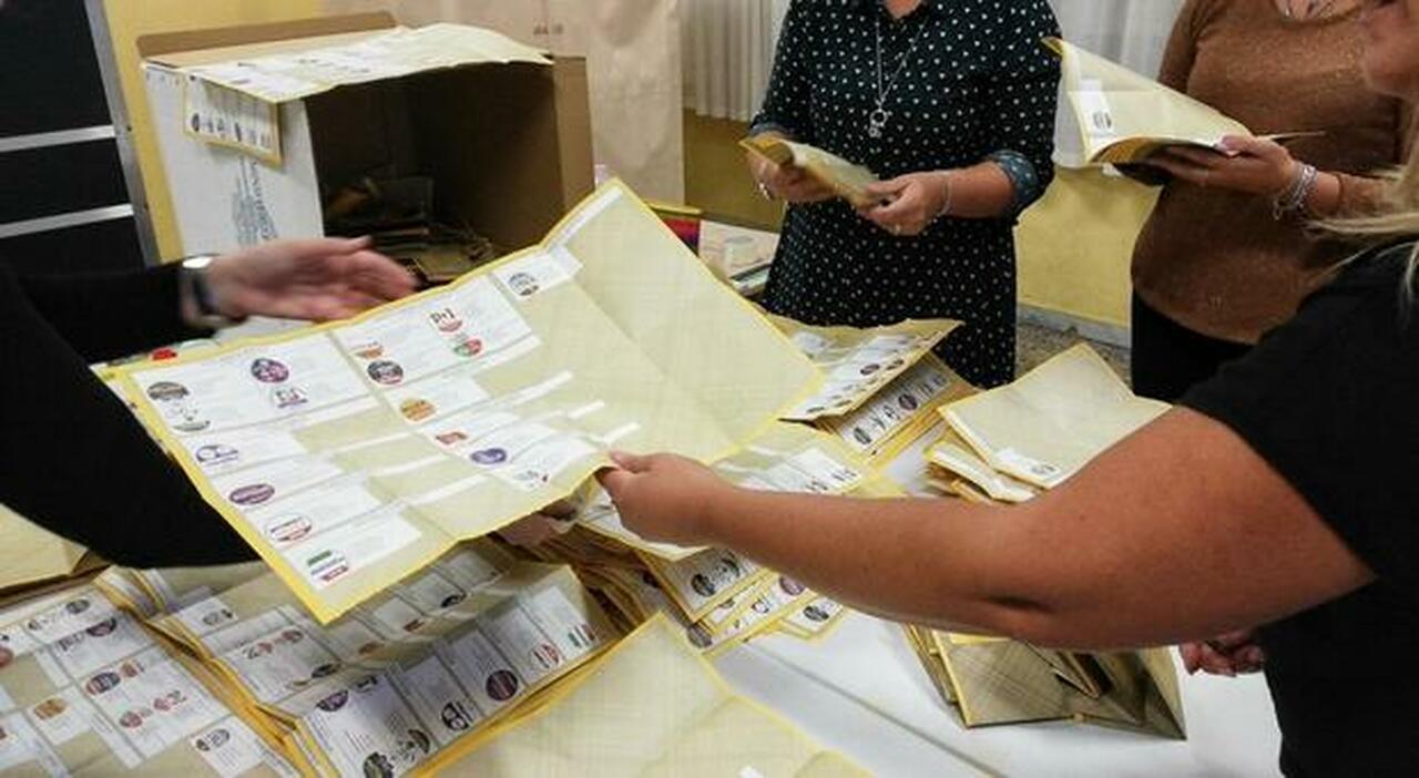 «Presunti brogli elettorali». Indagati anche un deputato e un consigliere regionale «Presunti brogli elettorali». Indagati anche un deputato e un consigliere regionale