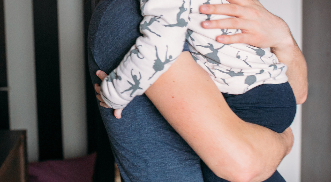 Portano la figlia di 2 anni in ospedale, il pediatra la dimette: la piccola Ludovica muore qualche ora dopo tra le braccia del papà Portano la figlia di 2 anni in ospedale, il pediatra la dimette: la piccola Ludovica muore qualche ora dopo tra le braccia del papà