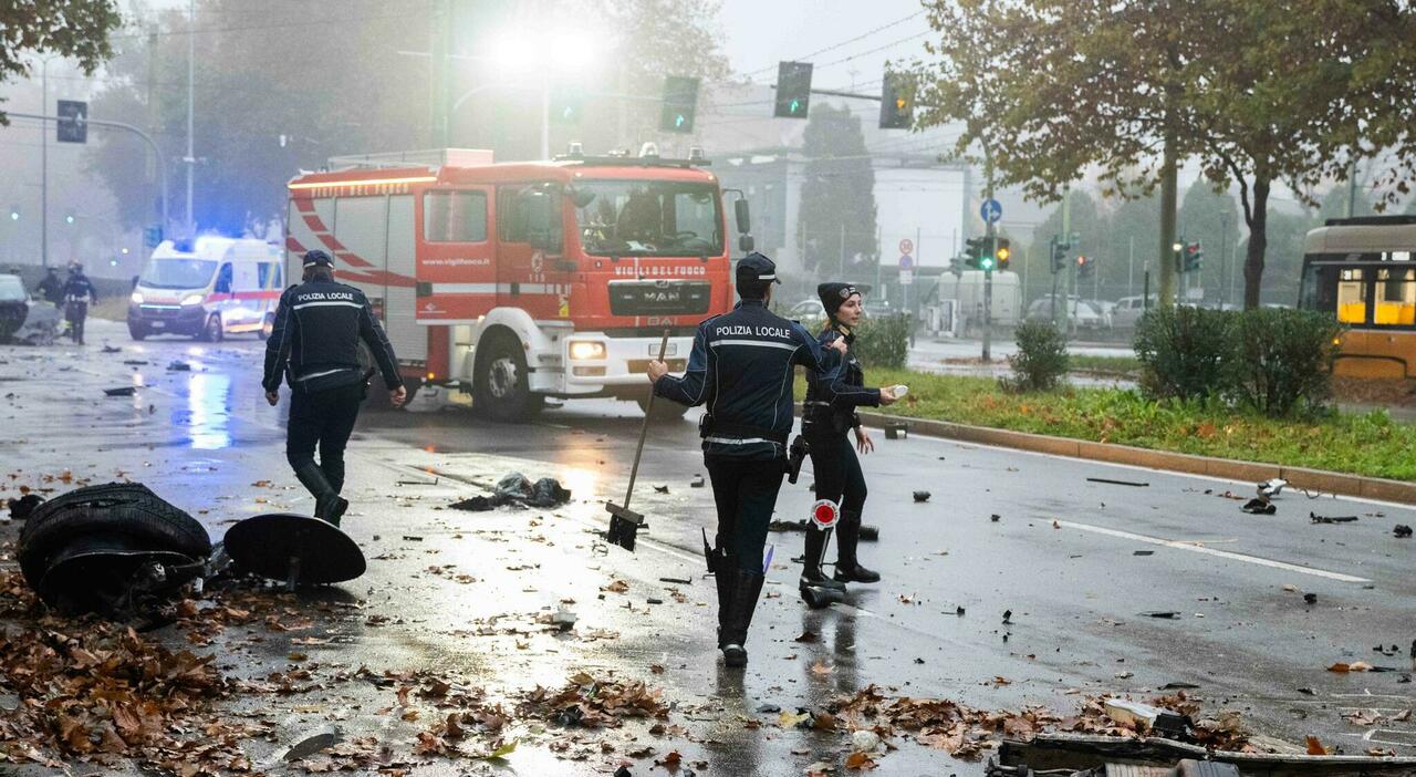 Incidente a Milano, i video scagionano il 20enne: era davvero un soccorritore. La scarpa persa e le grida: «I ...