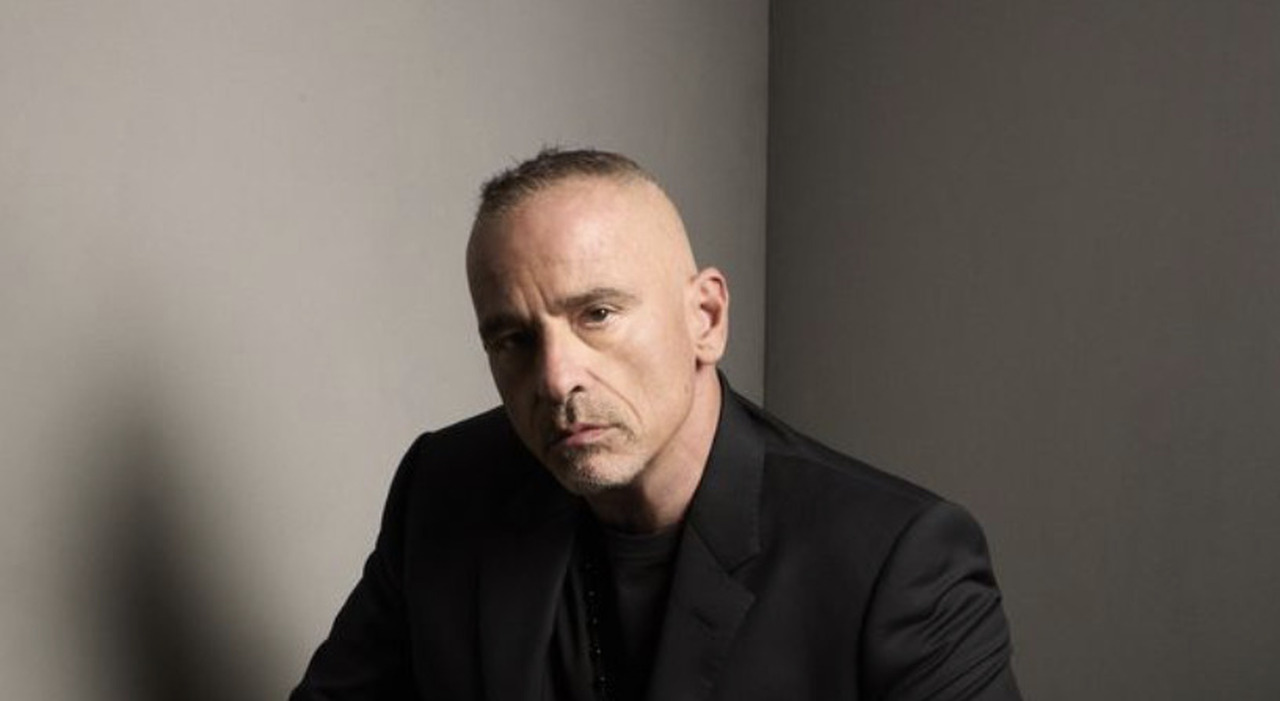Eros Ramazzotti: «I tour sono meglio della droga. Non cerco successo per farmi bello. Sanremo? Ci vado... se Carlo Conti mi invita»