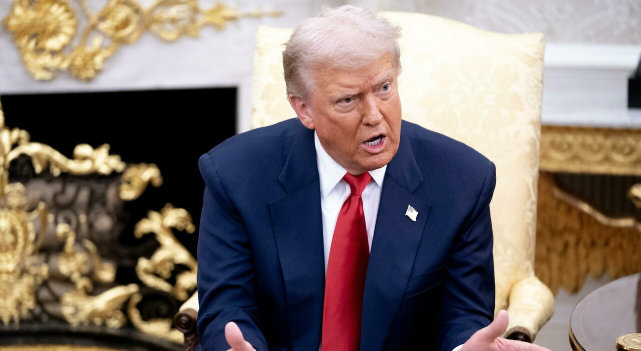 Trump ha firmato la legge per la divulgazione dei file Epstein: «Ora verrà fuori la verità sui legami con i democratici»