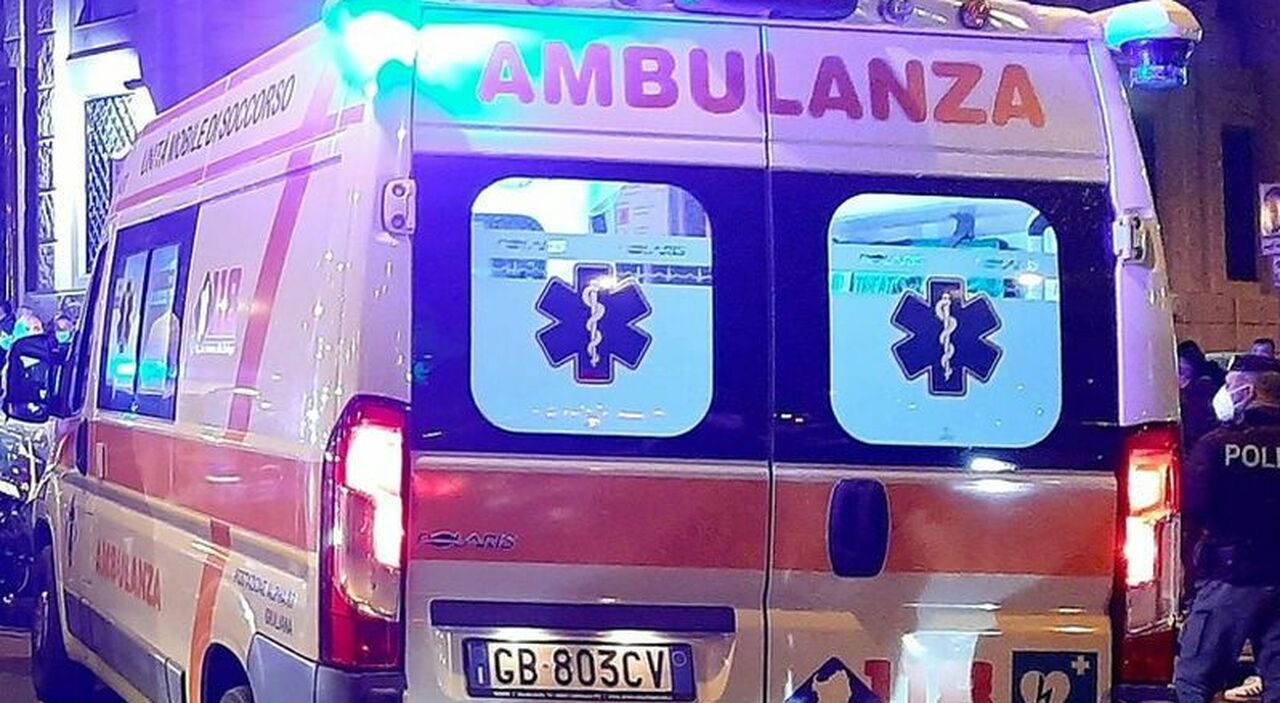 Incidente sul lavoro nel frantoio: si ribalta il muletto, muore un operaio di 26 anni Incidente sul lavoro nel frantoio: si ribalta il muletto, muore un operaio di 26 anni