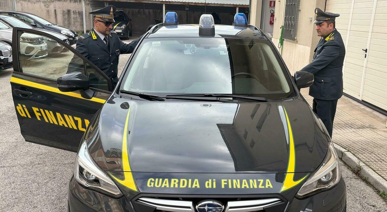 Call center per i contratti di luce e gas: frode fiscale da 15 milioni di euro, tre denunciati a Civitanova