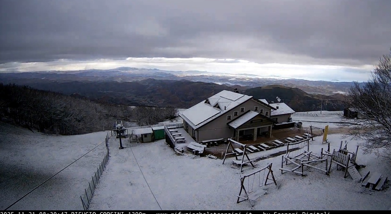 neve venti gelidi di bora e mareggiate le marche sferzate dal maltempo e dall allerta meteo