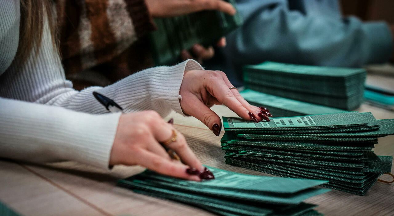 Consiglieri regionali, quanto guadagnano e cosa fanno: ruoli, requisiti, stipendio e modalità di elezione