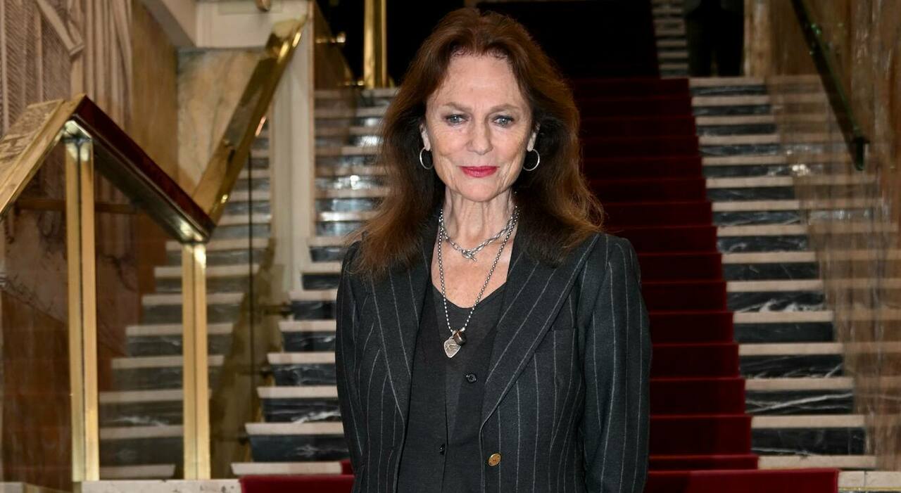 https://statics.cedscdn.it/photos/MED_HIGH/2025/11/24/9207867_24094554_jacqueline_bisset_politically_correct_uomini_donne_torino_film_festival.jpg
