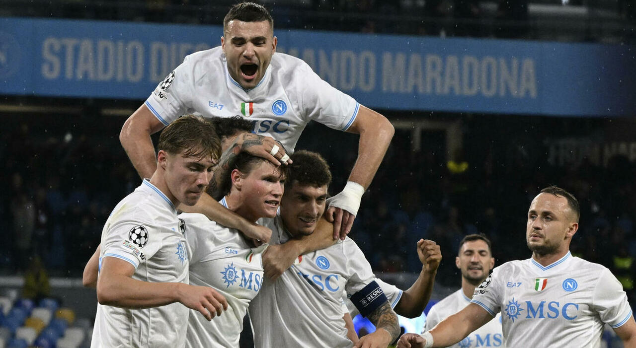 Napoli Qarabag 2 0, una vittoria per Maradona: la decide McTominay Napoli Qarabag 2 0, una vittoria per Maradona: la decide McTominay