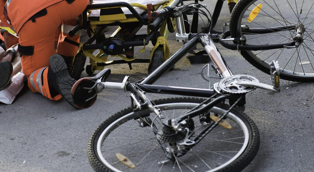 viola mazzotti travolta e uccisa da un camion la 23enne schiacciata dalle ruote mentre attraversa sulle strisce con la bici