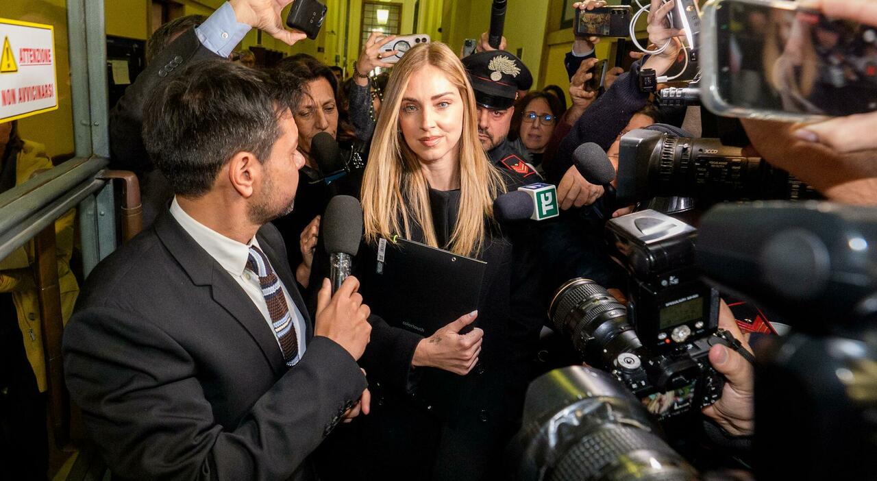 https://statics.cedscdn.it/photos/MED_HIGH/2025/11/25/9210213_25150008_chiara_ferragni_condanna_pandorogate_tribunale_milano.jpg