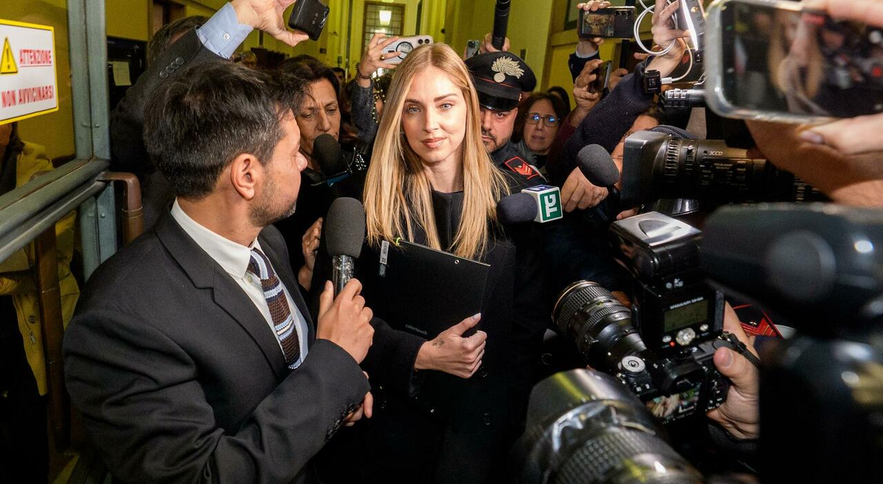 https://statics.cedscdn.it/photos/MED_HIGH/2025/11/25/9210288_25150237_chiara_ferragni_condanna_pandorogate_tribunale_milano.jpg