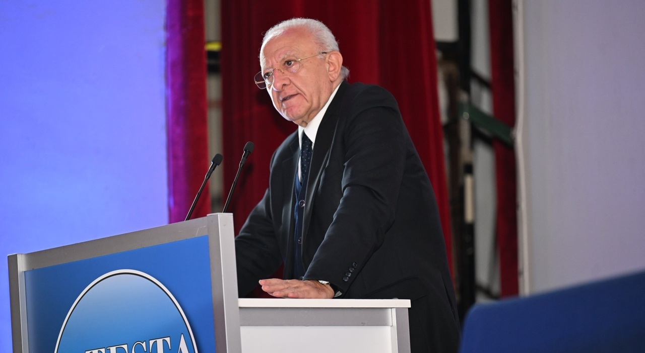 Vincenzo De Luca: «Io fuori dal Consiglio per dare spazio ad altri, sarò sindaco di Salerno? Può essere»