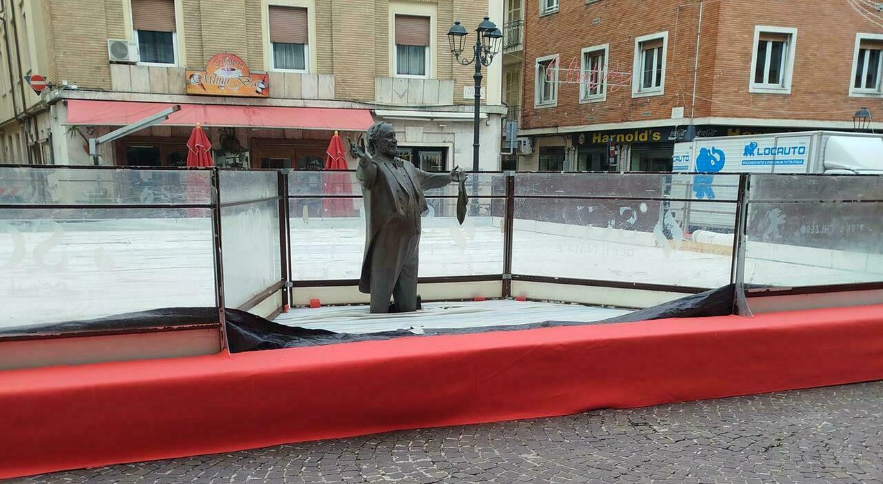 Pavarotti sul ghiaccio, il sindaco di Pesaro si scusa: «Calcoli sbagliati e me ne assumo tutta la responsabilità»