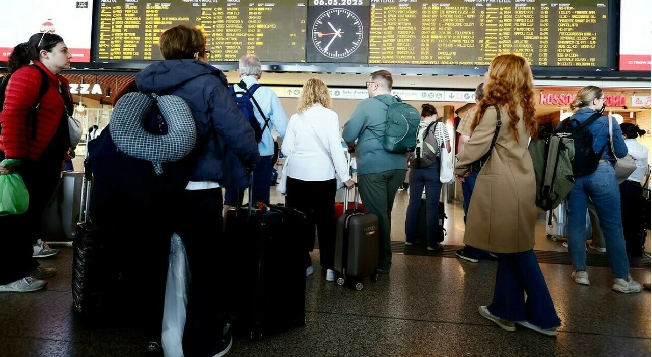 Sciopero generale 28 novembre, chi si ferma e chi no: stop ai treni da stasera, gli orari e le fasce di garanzia