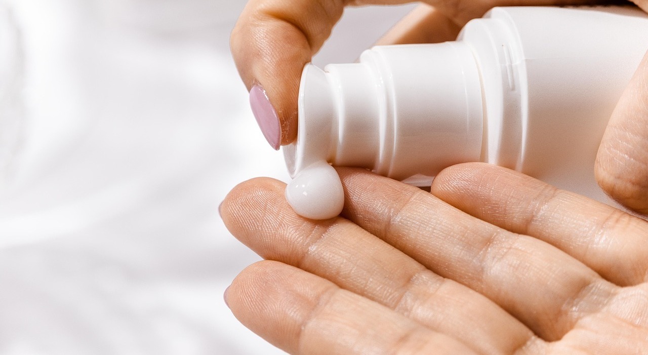 Crema per le mani, la classifica Altroconsumo: sorprese in vetta, la migliore è la meno costosa. Top e flop Crema per le mani, la classifica Altroconsumo: sorprese in vetta, la migliore è la meno costosa. Top e flop