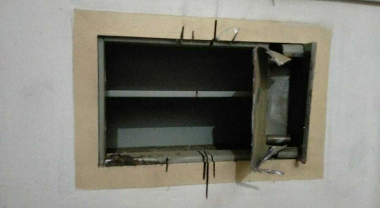 Cassaforte tagliata col frullino, tre ladri vestiti di bianco scappano con migliaia di euro a Santa Maria Nuova