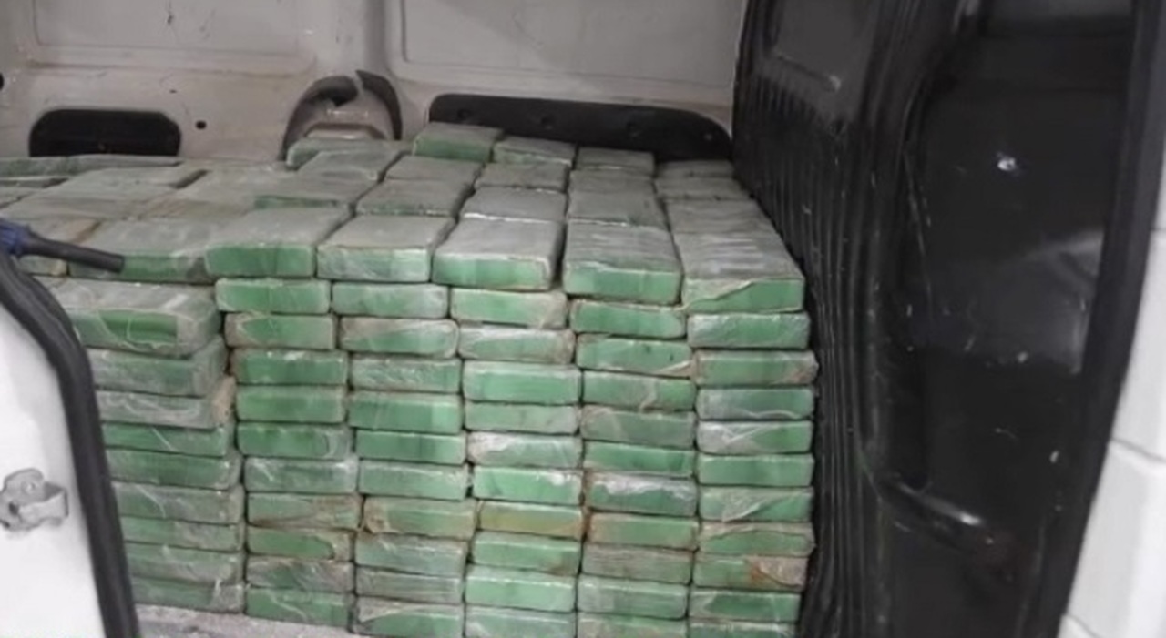 Tir carichi di cocaina, autotrasportatore sloveno finisce in carcere per errore: in cella per 14 mesi. Decisive le intercettazioni