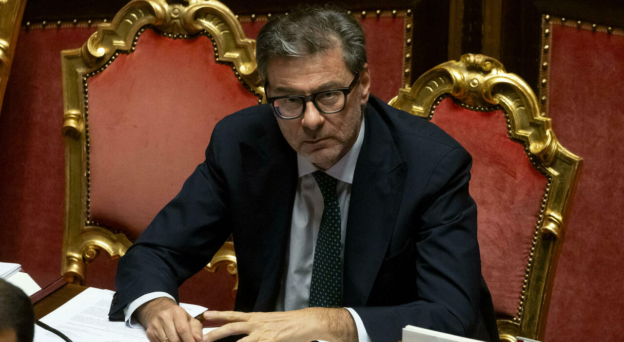 «Bonus» libri, soldi alle scuole e aiuti per le paritarie: nuove detrazioni e voucher, il piano di Giorgetti «Bonus» libri, soldi alle scuole e aiuti per le paritarie: nuove detrazioni e voucher, il piano di Giorgetti