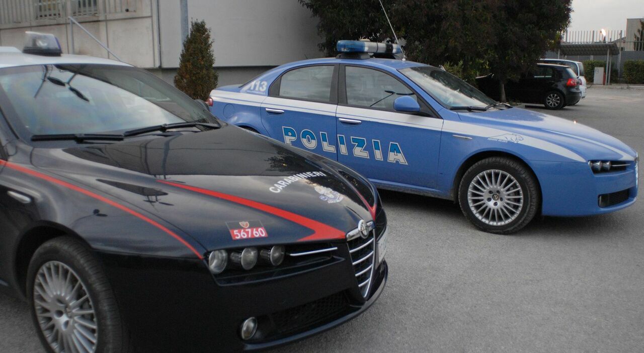 rissa fra ragazzini in piazza del popolo a fermo la fuga allarrivo delle forze dellordine da Corriereadriatico.it rissa fra ragazzini in piazza del popolo a fermo la fuga allarrivo delle forze dellordine