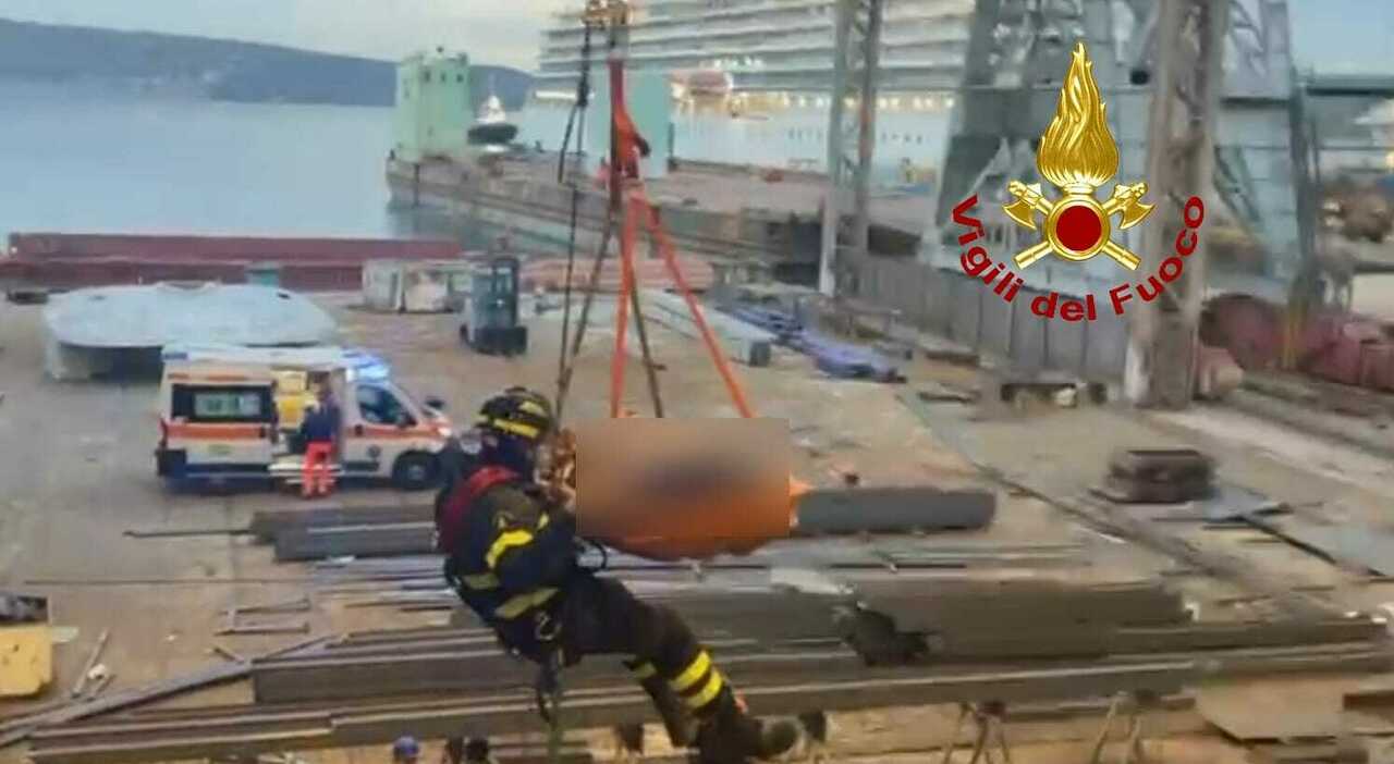 Operaio colpito alla testa da un grosso tubo nel cantiere navale: è gravissimo