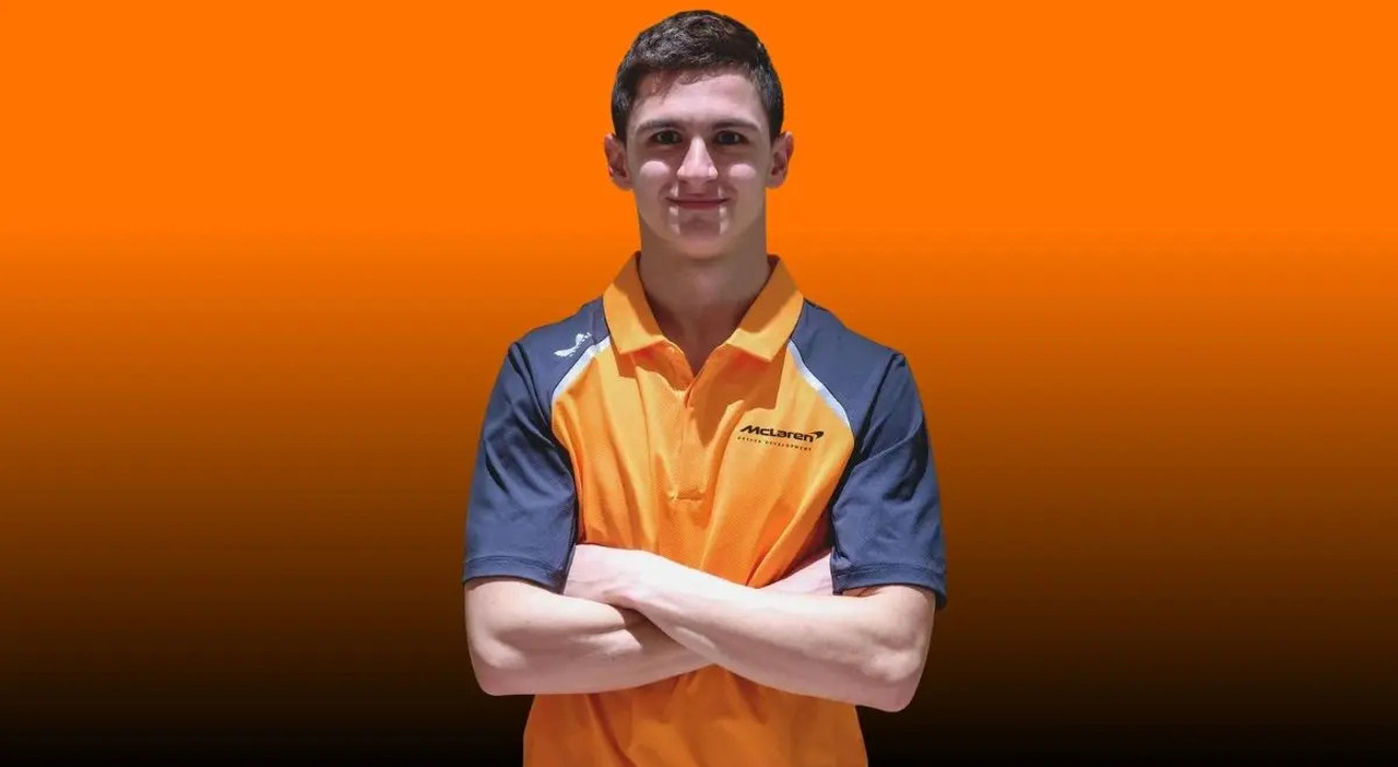 Leonardo Fornaroli con i colori della scuderia McLaren