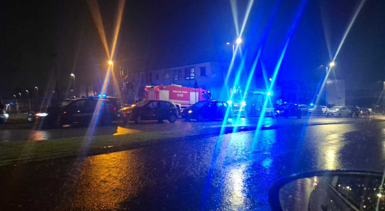 Pozzuoli, incendio in un