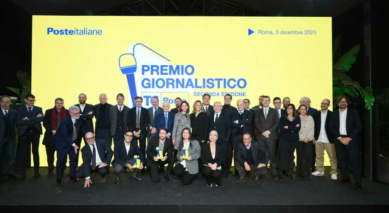 https://statics.cedscdn.it/photos/MED_HIGH/2025/12/03/9224852_03214411_premiazione_vincitori_seconda_edizione_del_premio_giornalistico_tg_poste_1_.jpg